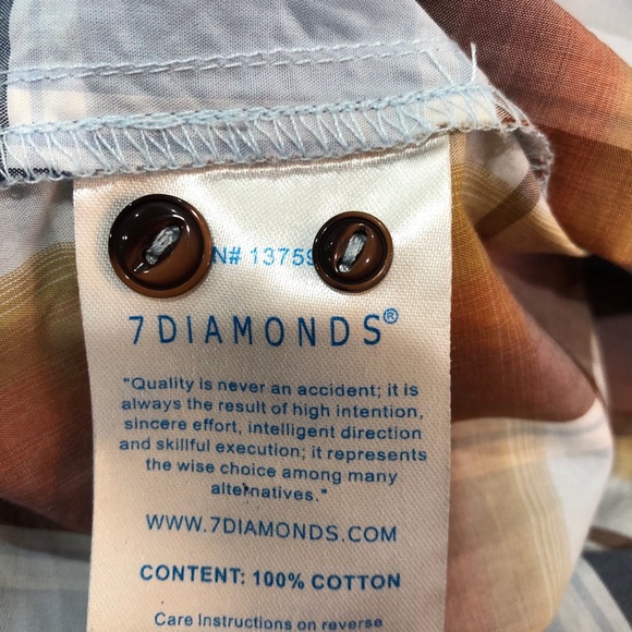 EUC 7 Diamonds Button Up - Picture 4 of 4